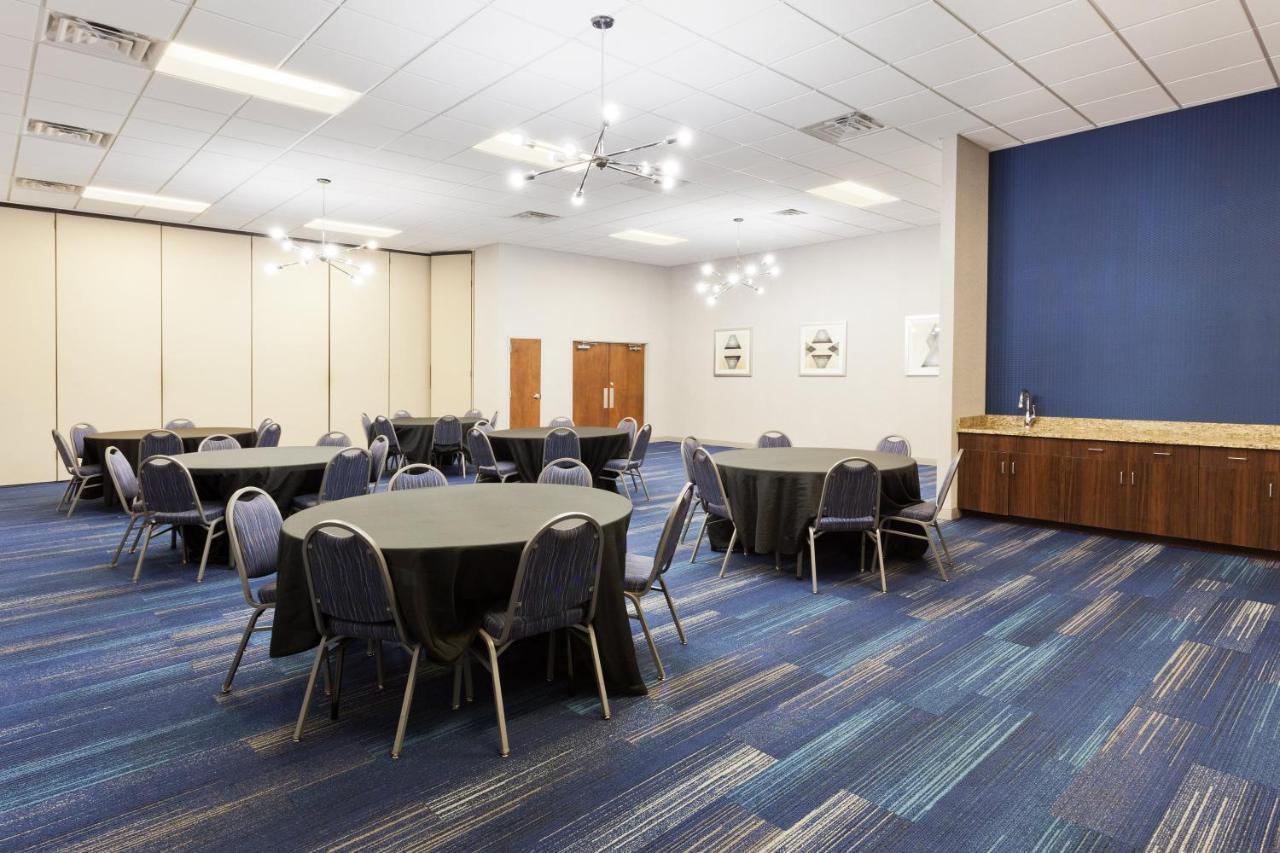 Holiday Inn Express Hotel & Suites Montgomery Boyd-Cooper Parkway By Ihg Exterior photo