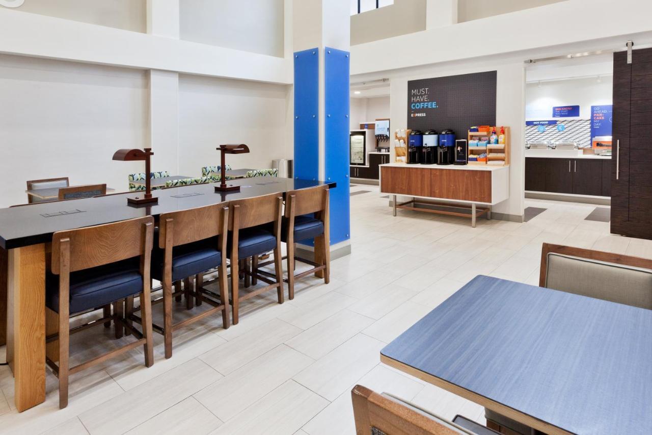Holiday Inn Express Hotel & Suites Montgomery Boyd-Cooper Parkway By Ihg Exterior photo